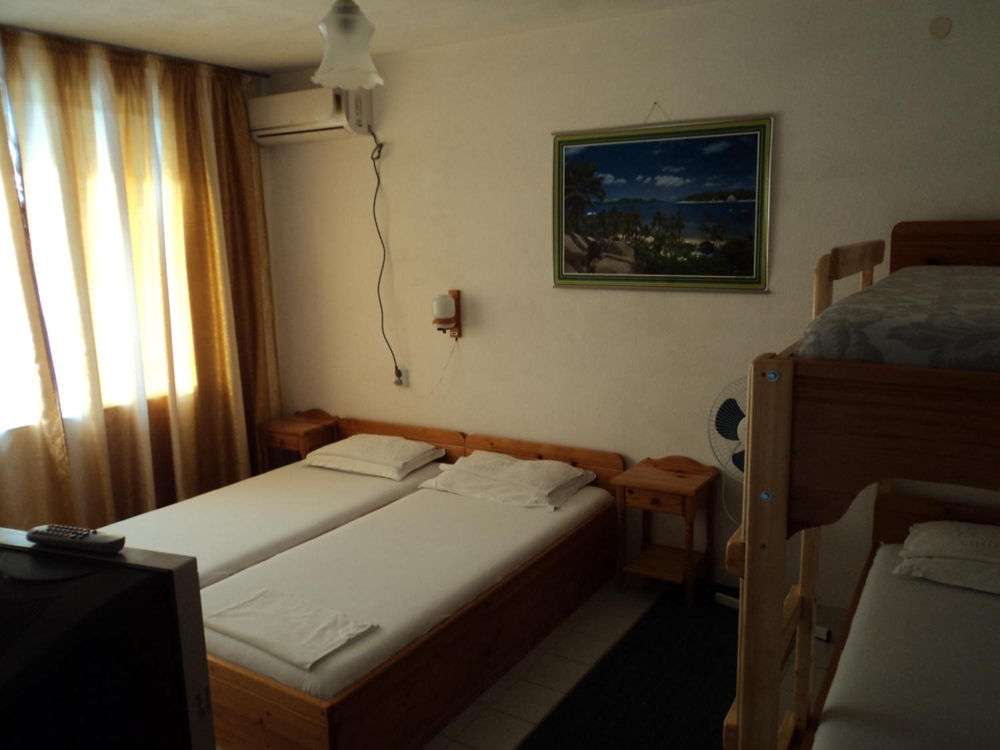 Guest House Drazhev Обзор Экстерьер фото